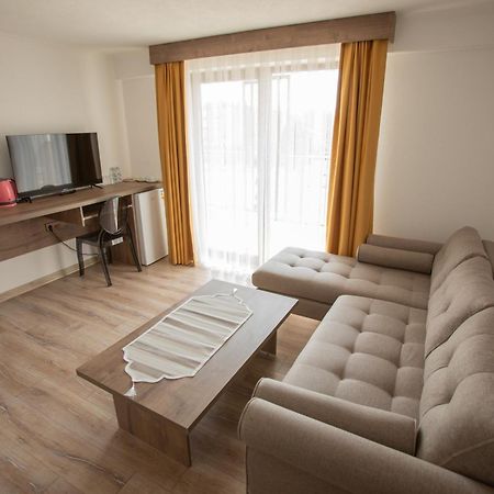 E87 Highway Otel Burhaniye Екстер'єр фото