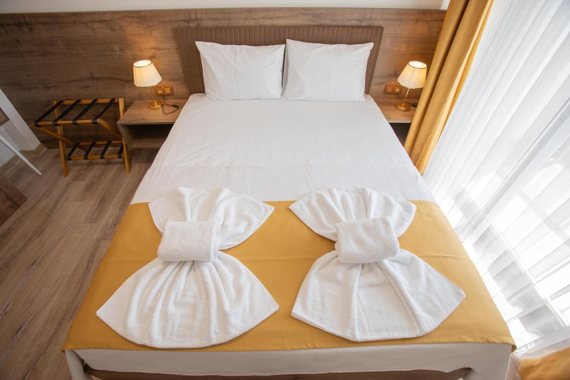 E87 Highway Otel Burhaniye Екстер'єр фото