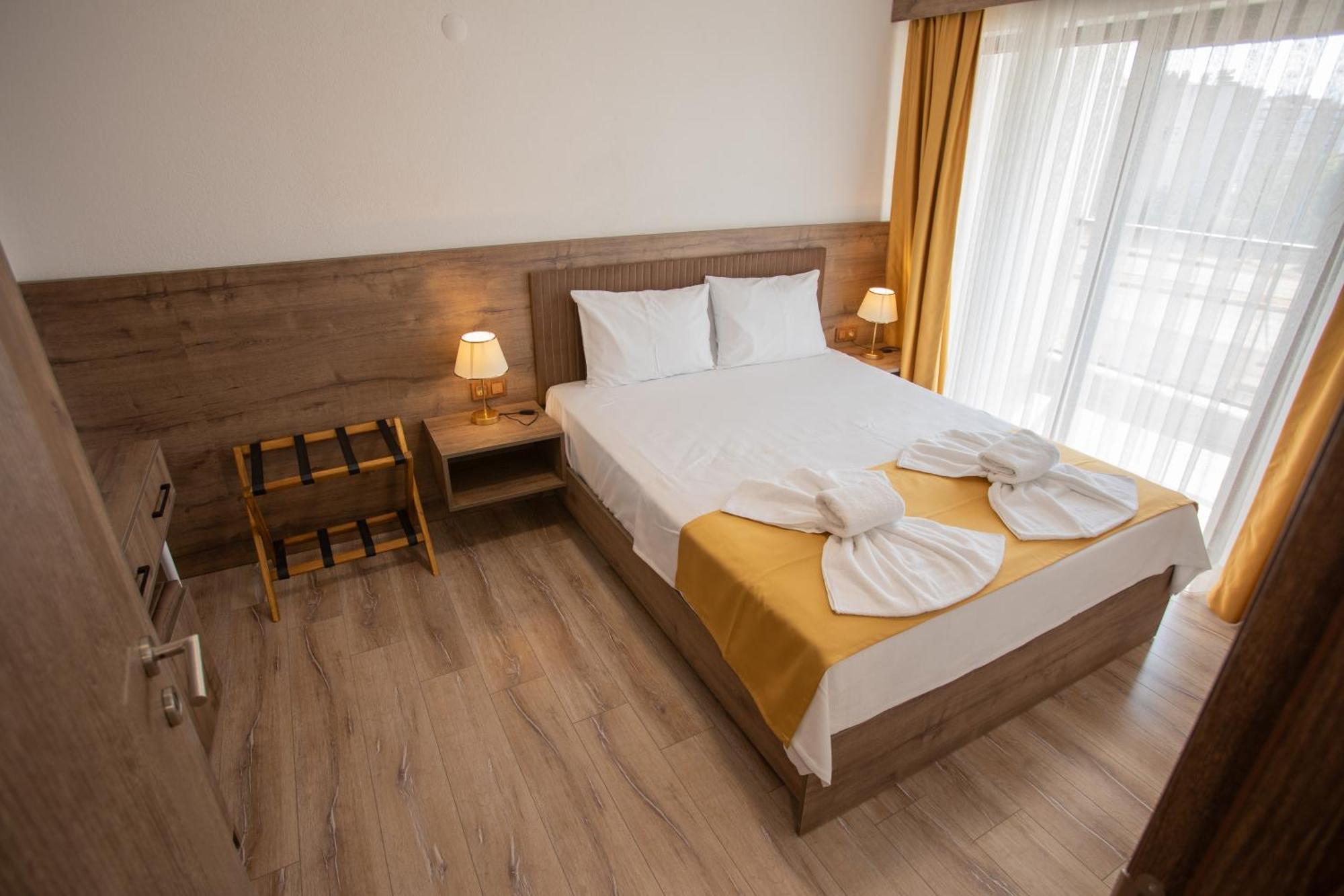 E87 Highway Otel Burhaniye Екстер'єр фото