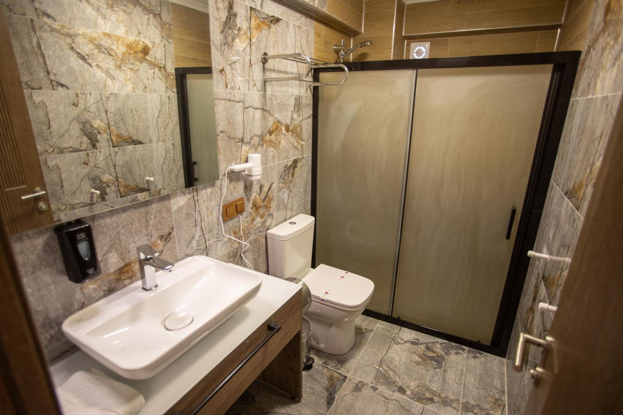 E87 Highway Otel Burhaniye Екстер'єр фото
