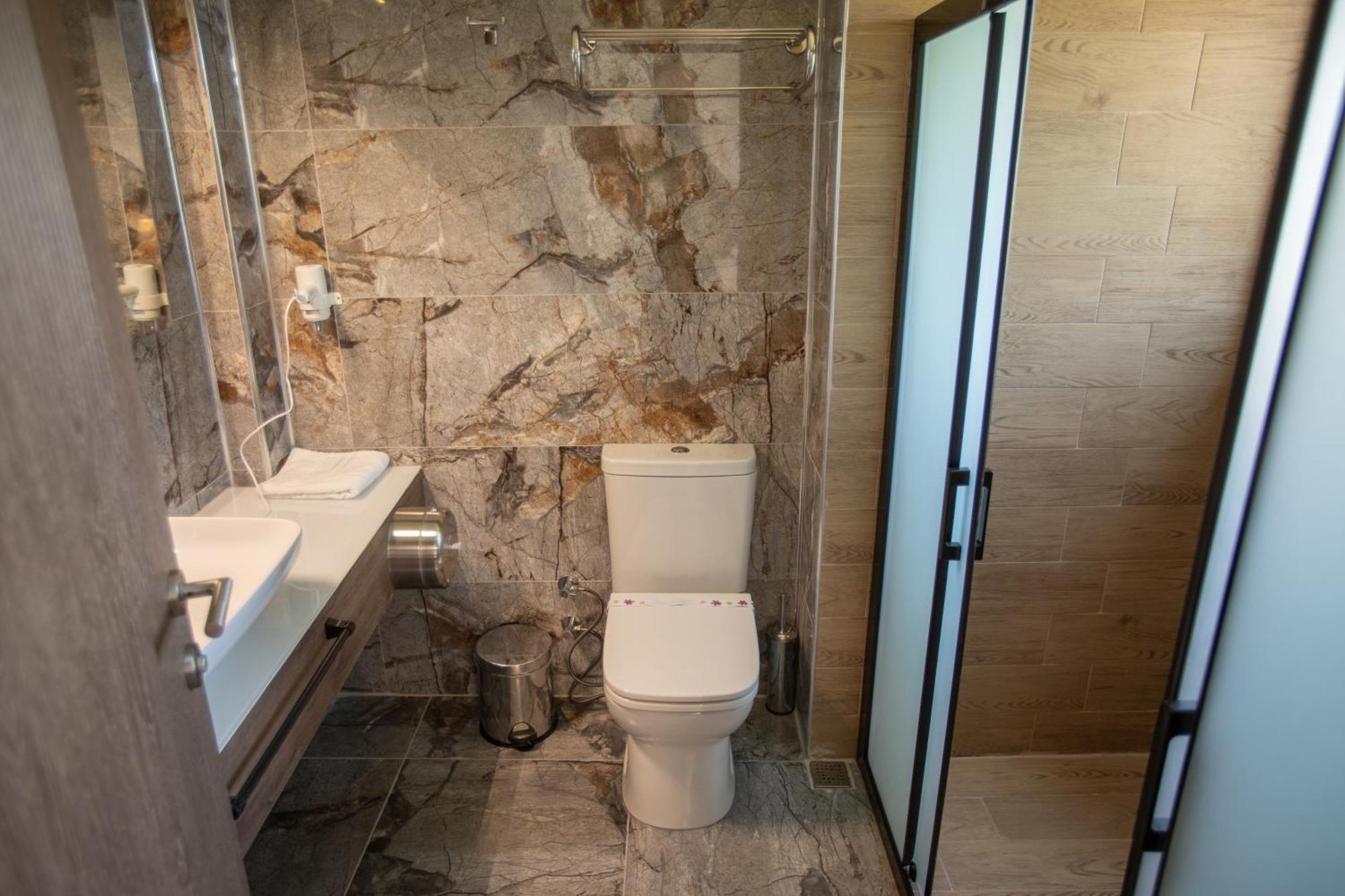 E87 Highway Otel Burhaniye Екстер'єр фото