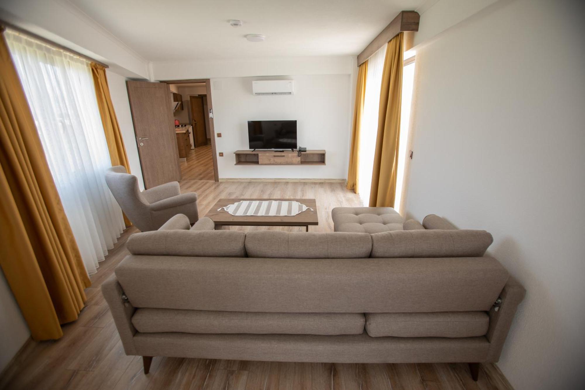 E87 Highway Otel Burhaniye Екстер'єр фото