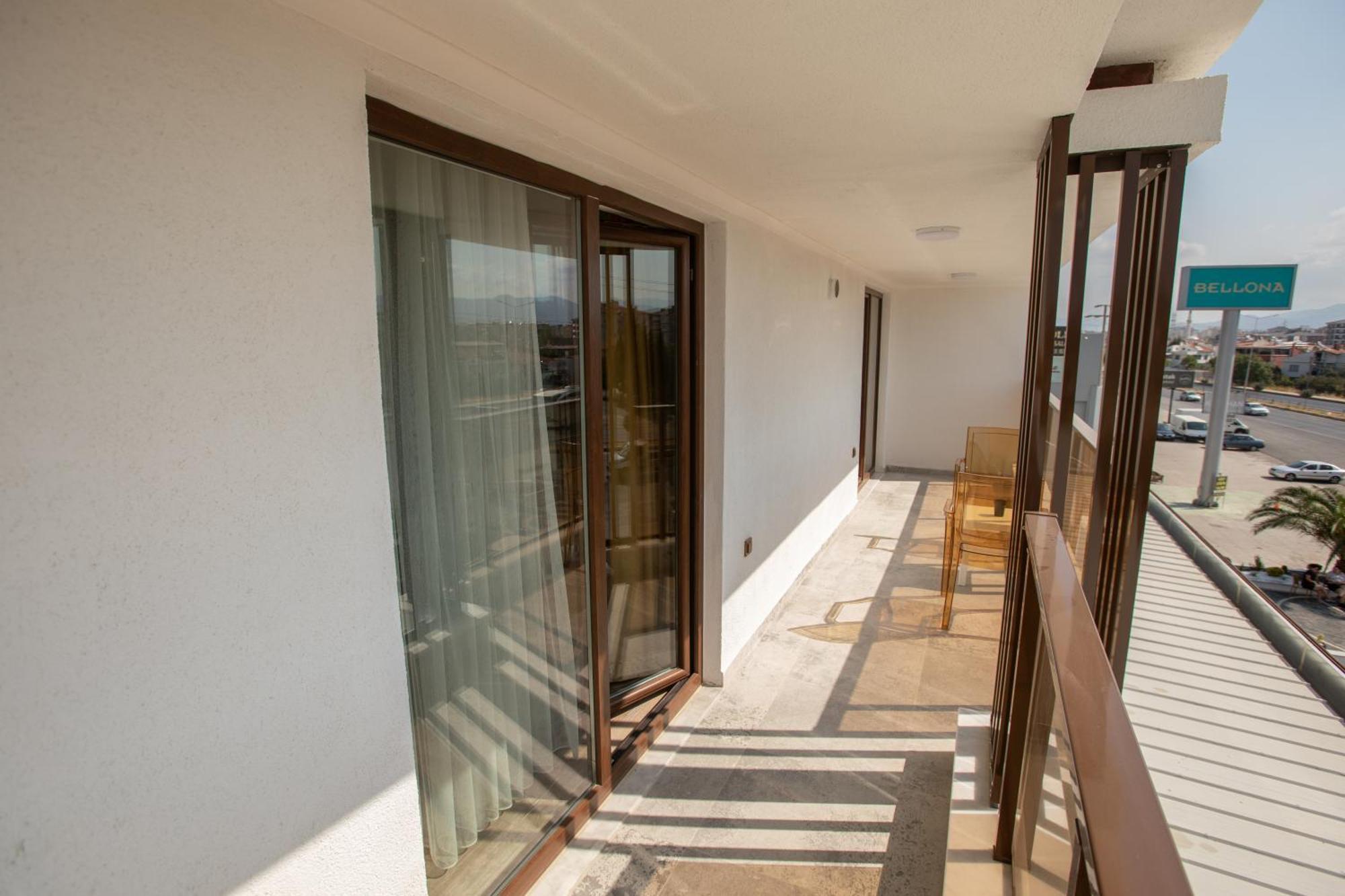 E87 Highway Otel Burhaniye Екстер'єр фото
