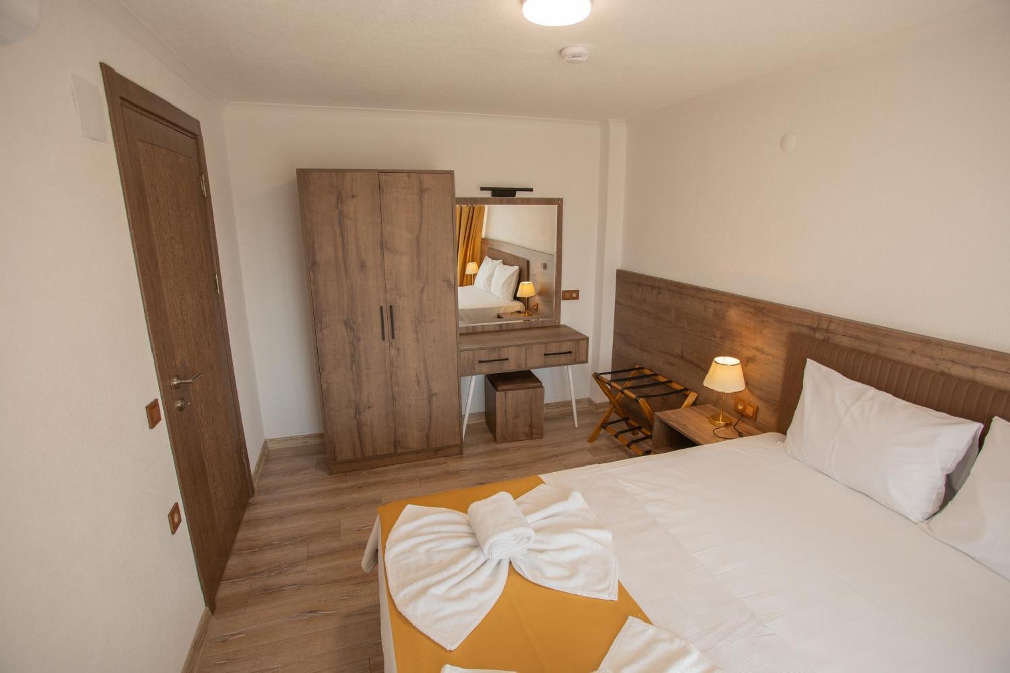 E87 Highway Otel Burhaniye Екстер'єр фото