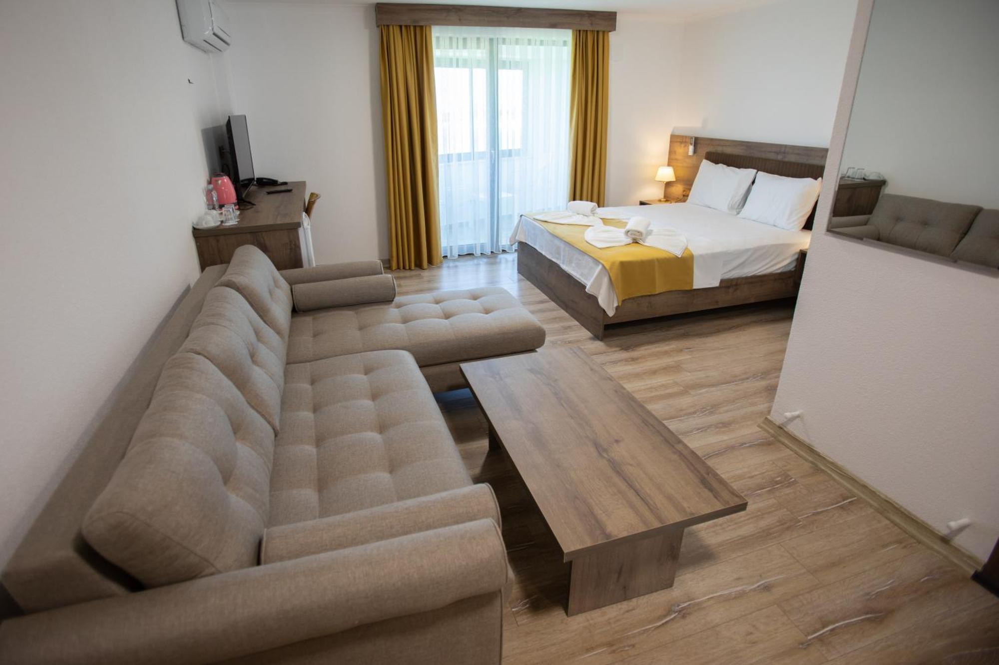 E87 Highway Otel Burhaniye Екстер'єр фото