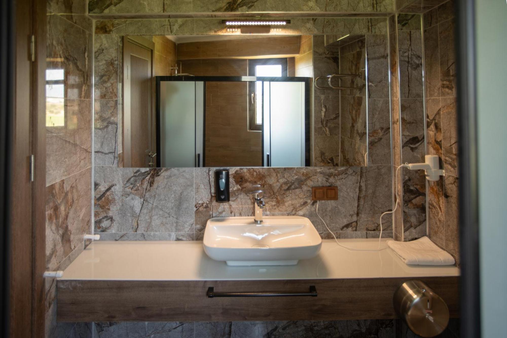 E87 Highway Otel Burhaniye Номер фото