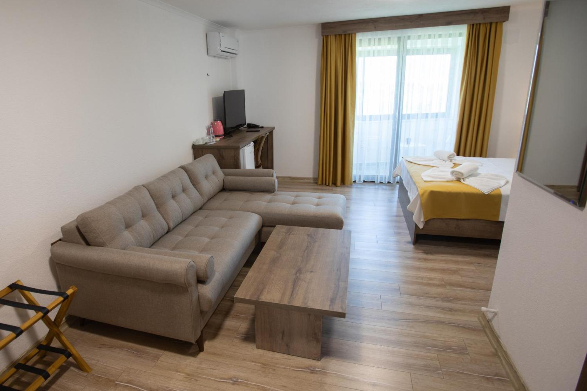 E87 Highway Otel Burhaniye Екстер'єр фото