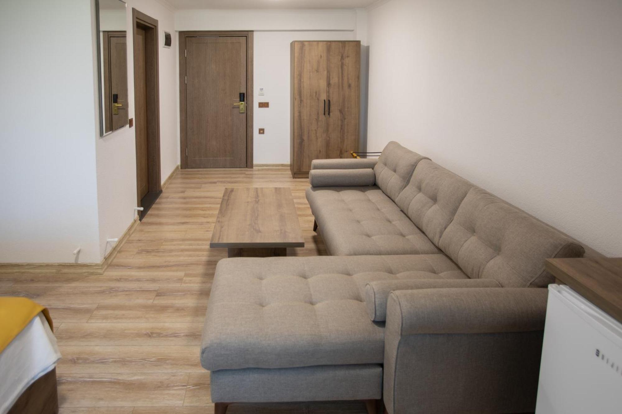 E87 Highway Otel Burhaniye Екстер'єр фото