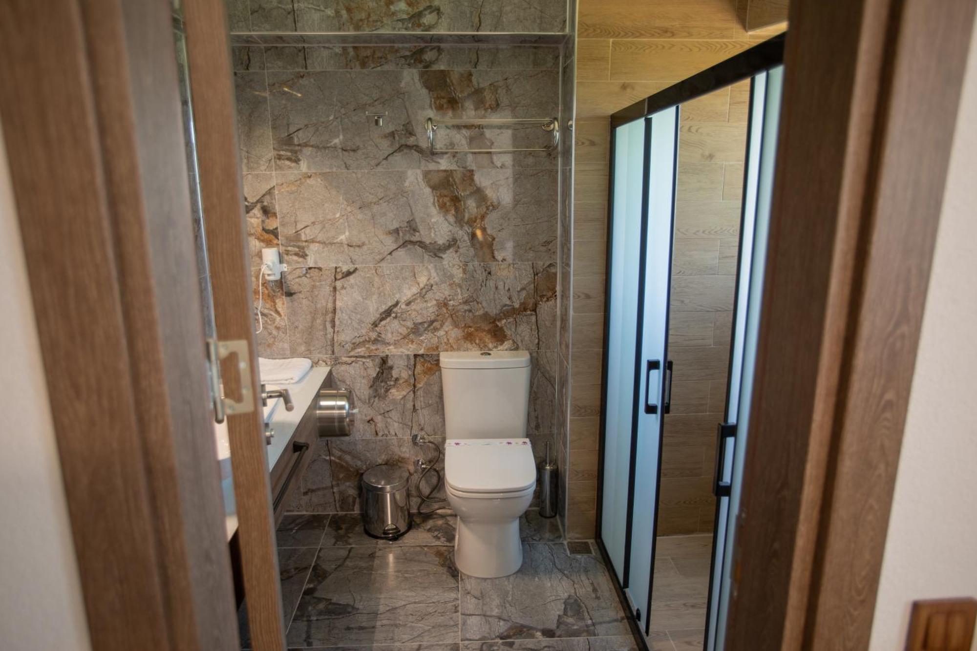 E87 Highway Otel Burhaniye Екстер'єр фото