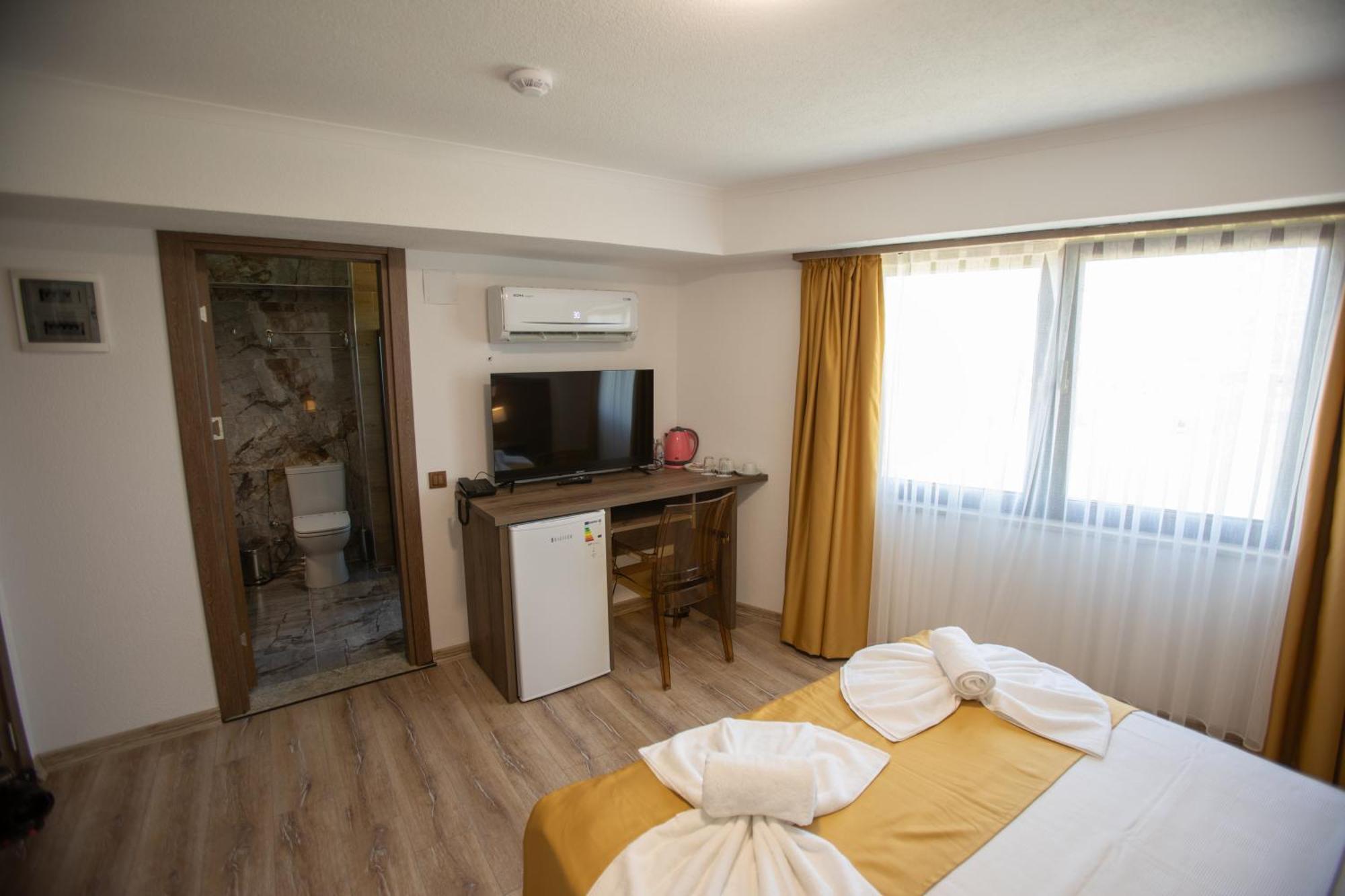 E87 Highway Otel Burhaniye Екстер'єр фото